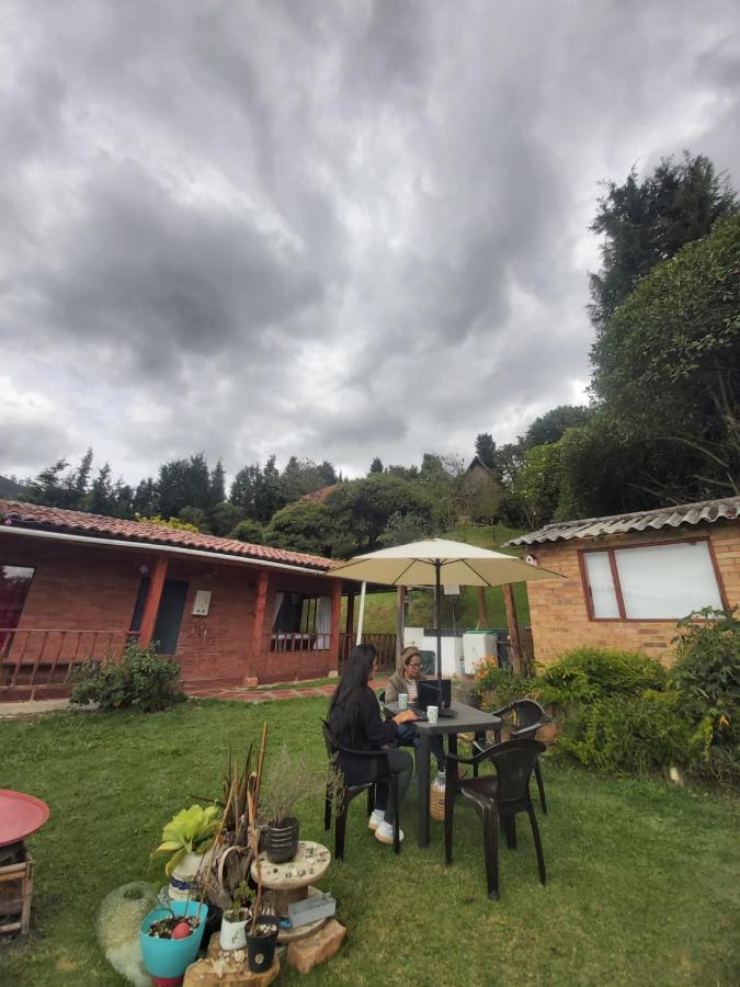 ホテルCampina Suiza タビオ エクステリア 写真